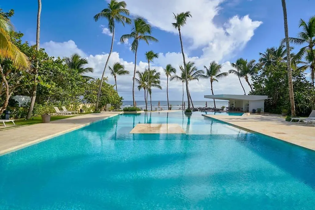 Aquarella Sunset Caribbean Beachfront Gataway location